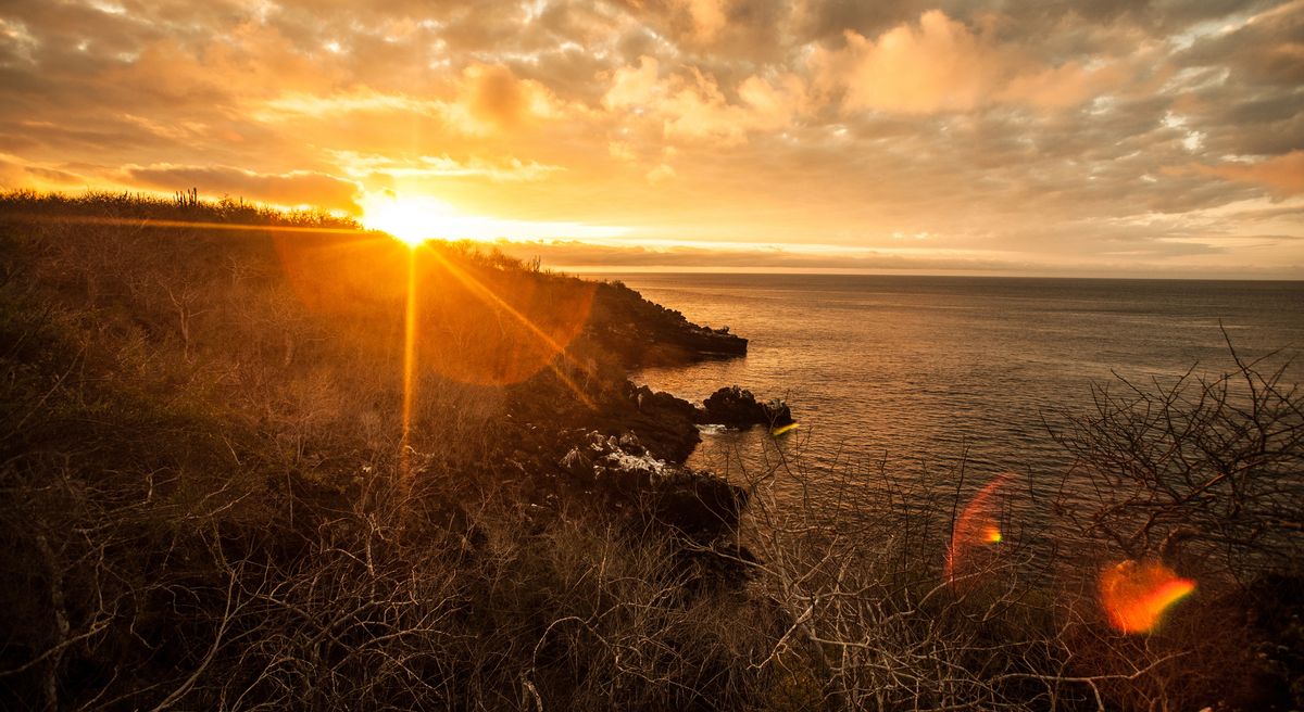 Did Ecuador Give the U.S. Military Permission to Use Gal&aacute;pagos Island Airfield?