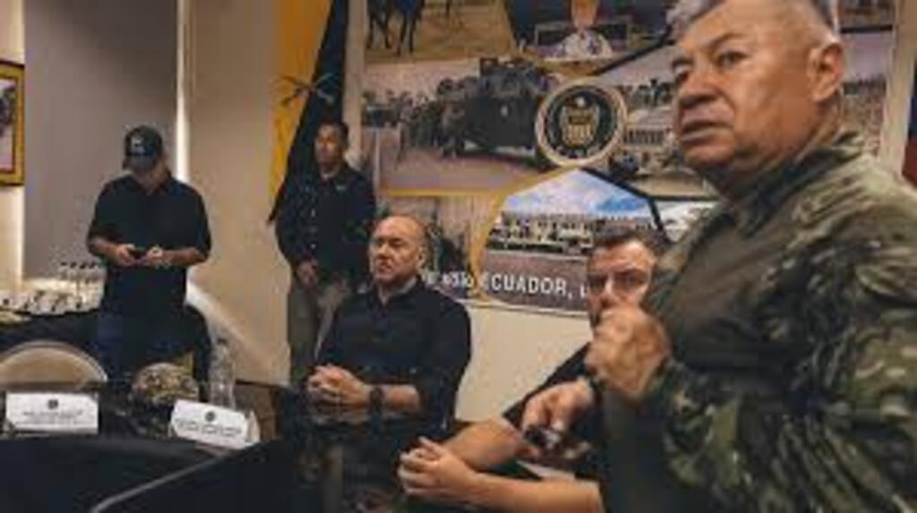 Ecuador despliega militares para retomar control de Puerto Bol&iacute;var