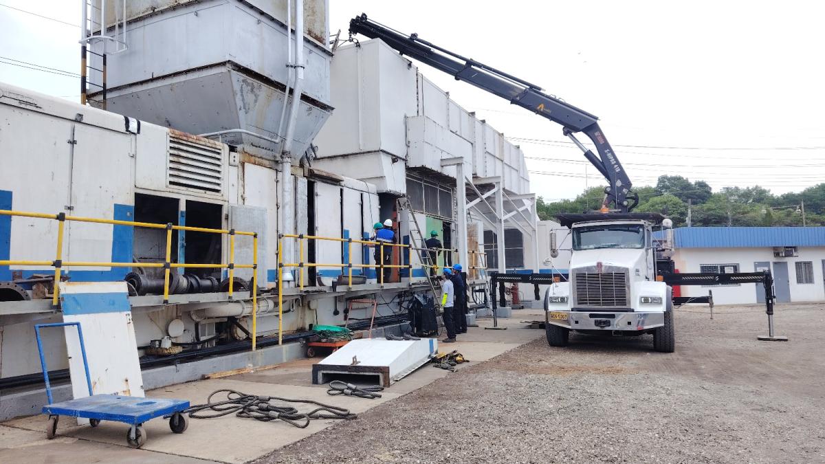 Ecuador recupera 145 MW de generaci&oacute;n t&eacute;rmica y refuerza la red el&eacute;ctrica en Azuay
