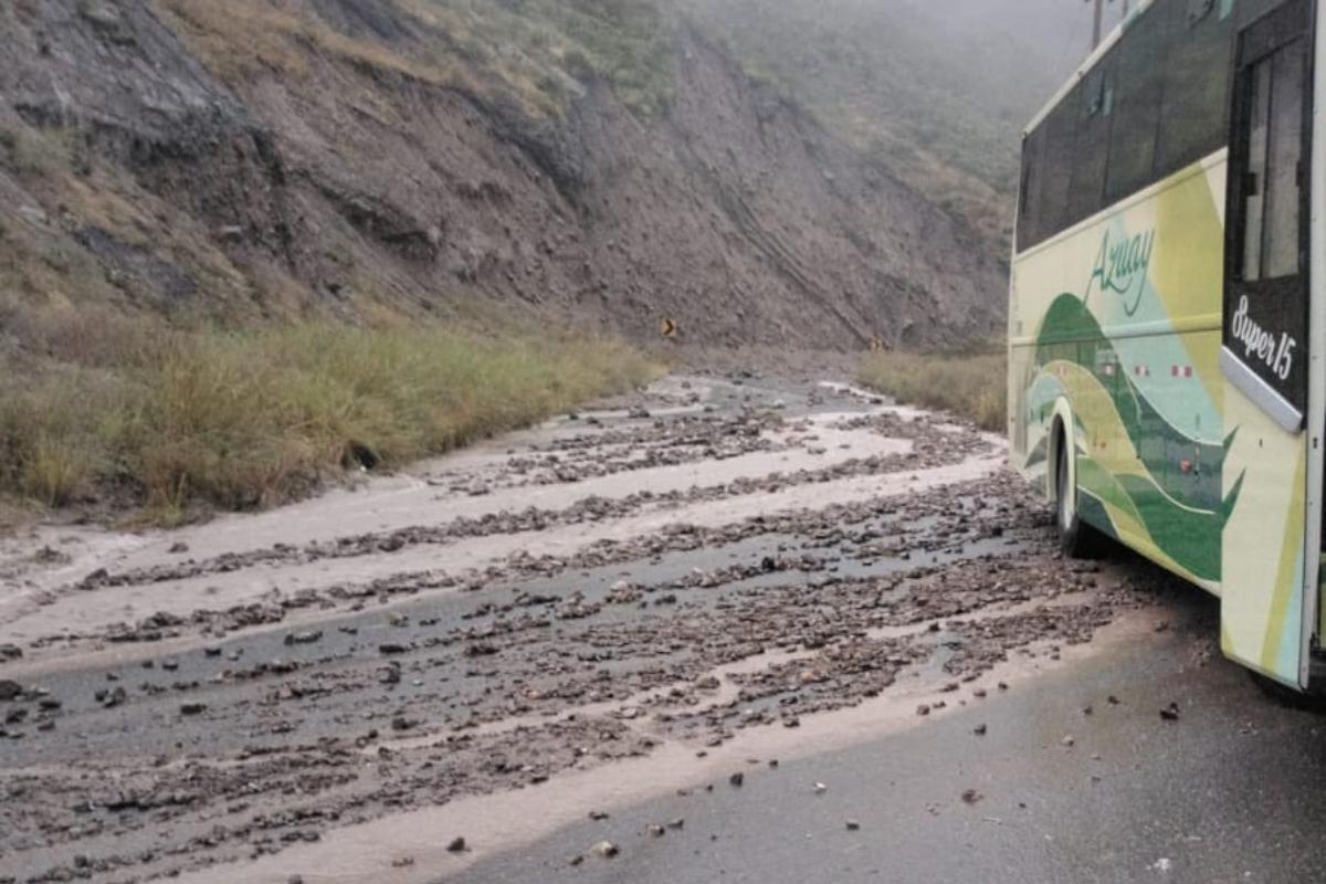 V&iacute;as cerradas en Azuay, Ca&ntilde;ar y El Oro por deslizamientos de tierra este martes 9 de junio